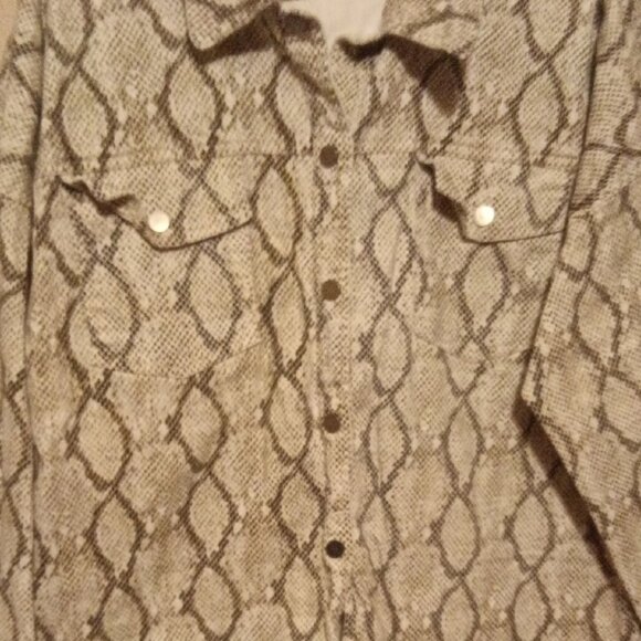 She + Sky Black and White Snake Print Jean Jacket - Picture 3 of 16